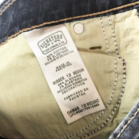 Levi’s Mid Rise Straight Leg Dark Wash Jeans EUC - Picture 8 of 8